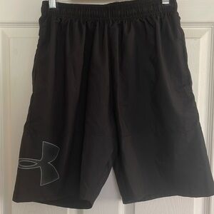 Size Large Loose fit Under Armour Boys shorts